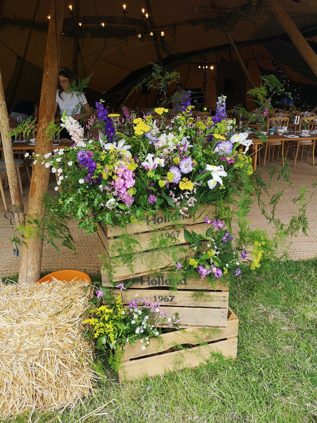 wildflower wooden crate arrangement for tipi wedding #NoFloralFoam